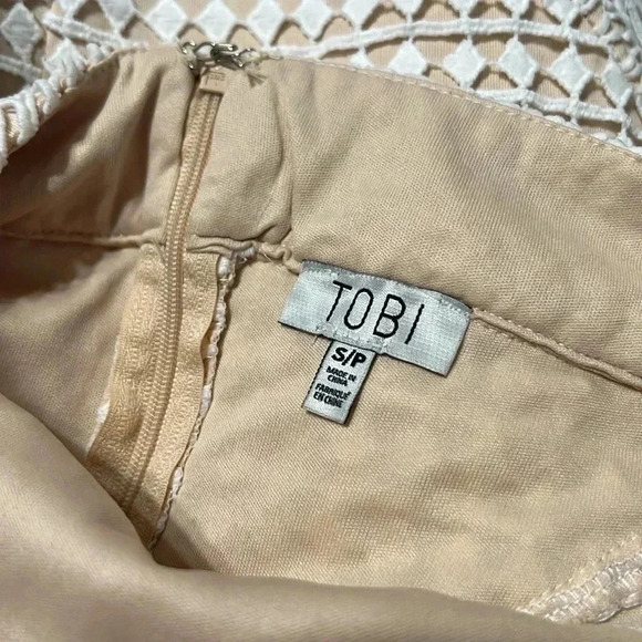 Tobi Bodycon Ivory Lace Crochet Overlay Halter Dress with Nude Slip S - Picture 7 of 9